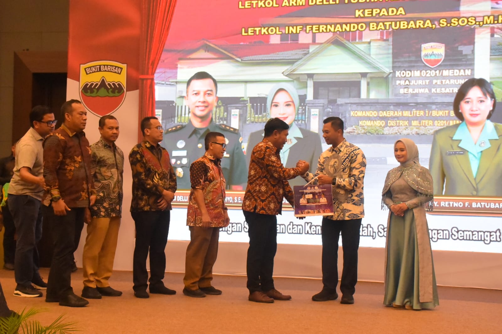 Wabup Deli Serdang Hadiri Pisah Sambut Dandim 0201/Medan, Letkol Inf Fernando Batubara Menggantikan Letkol Arm Delli Yudha Adi Nurcahyo 3 Wabup Deli Serdang Hadiri Pisah Sambut Dandim 0201/Medan, Letkol Inf Fernando Batubara Menggantikan Letkol Arm Delli Yudha Adi Nurcahyo - IMG 20260916 WA0022