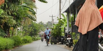 Jalan Desa Tandem Hilir Mulus Setelah Menanti 81 Tahun, Siti Gembira 11 Jalan Desa Tandem Hilir Mulus Setelah Menanti 81 Tahun, Siti Gembira