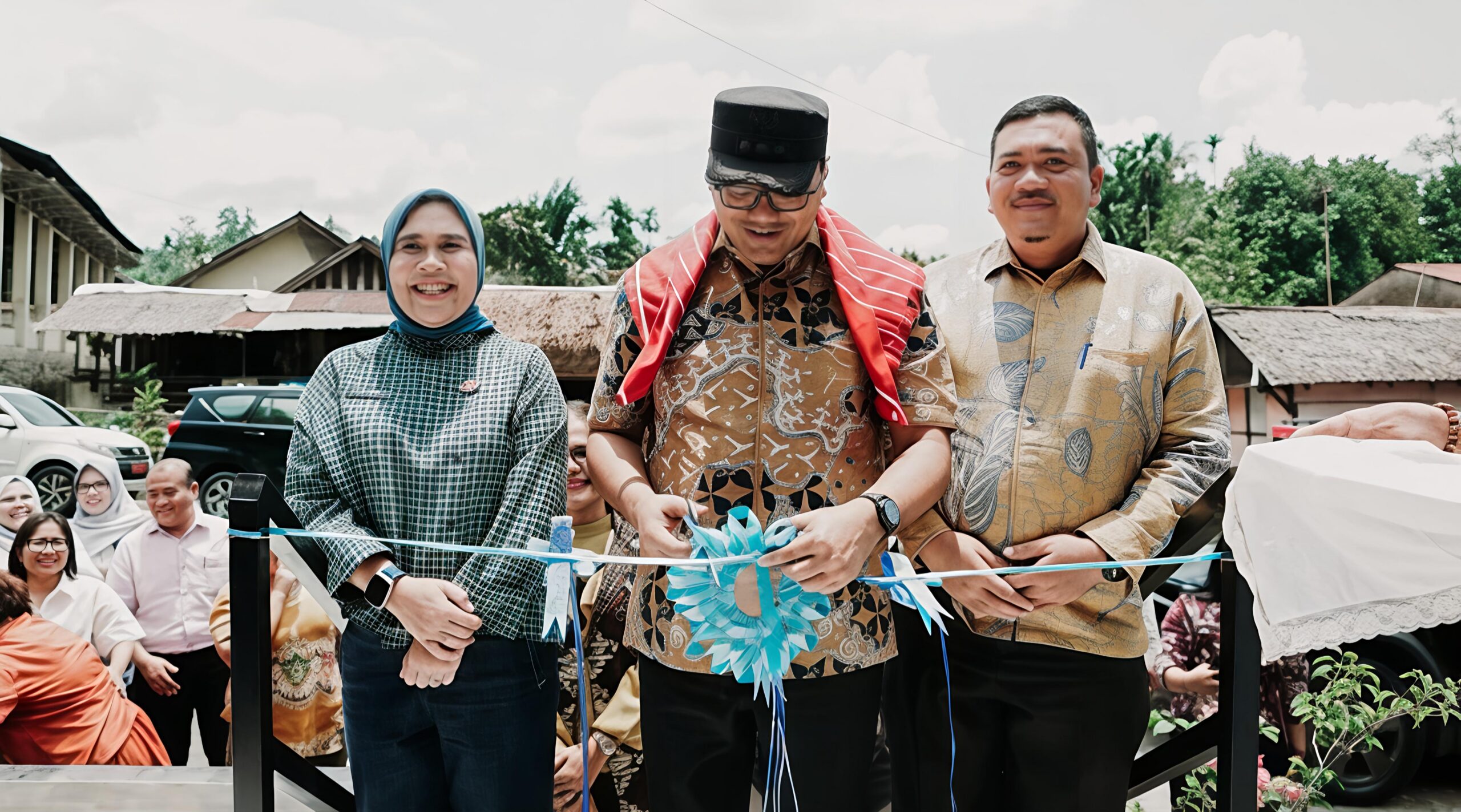 Bupati Asri Ludin Ngopi Di Warung Bareng Warga Dengarkan Aspirasi, Usai Resmikan Pustu Bintang Meriah 4 Bupati Asri Ludin Ngopi Di Warung Bareng Warga Dengarkan Aspirasi, Usai Resmikan Pustu Bintang Meriah - IMG 20260907 083620 scaled