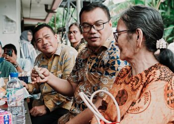 Bupati Asri Ludin Ngopi Di Warung Bareng Warga Dengarkan Aspirasi, Usai Resmikan Pustu Bintang Meriah 9 Bupati Asri Ludin Ngopi Di Warung Bareng Warga Dengarkan Aspirasi, Usai Resmikan Pustu Bintang Meriah