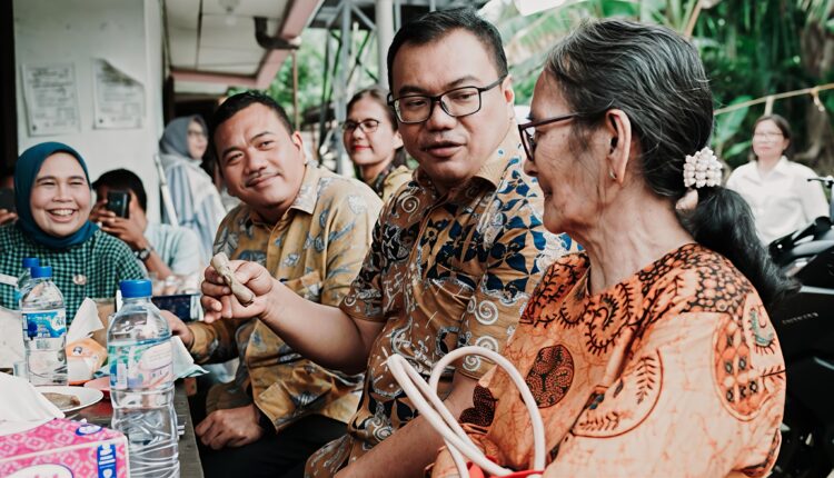 Bupati Asri Ludin Ngopi Di Warung Bareng Warga Dengarkan Aspirasi, Usai Resmikan Pustu Bintang Meriah 2 Bupati Asri Ludin Ngopi Di Warung Bareng Warga Dengarkan Aspirasi, Usai Resmikan Pustu Bintang Meriah