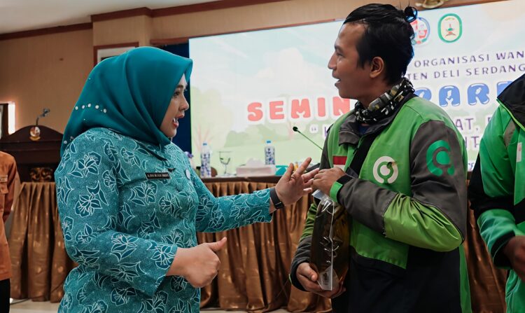 Pengemudi Ojol Ikut Seminar Parenting Diadakan Gabungan Organisasi Wanita Deli Serdang 2 Pengemudi Ojol Ikut Seminar Parenting Diadakan Gabungan Organisasi Wanita Deli Serdang