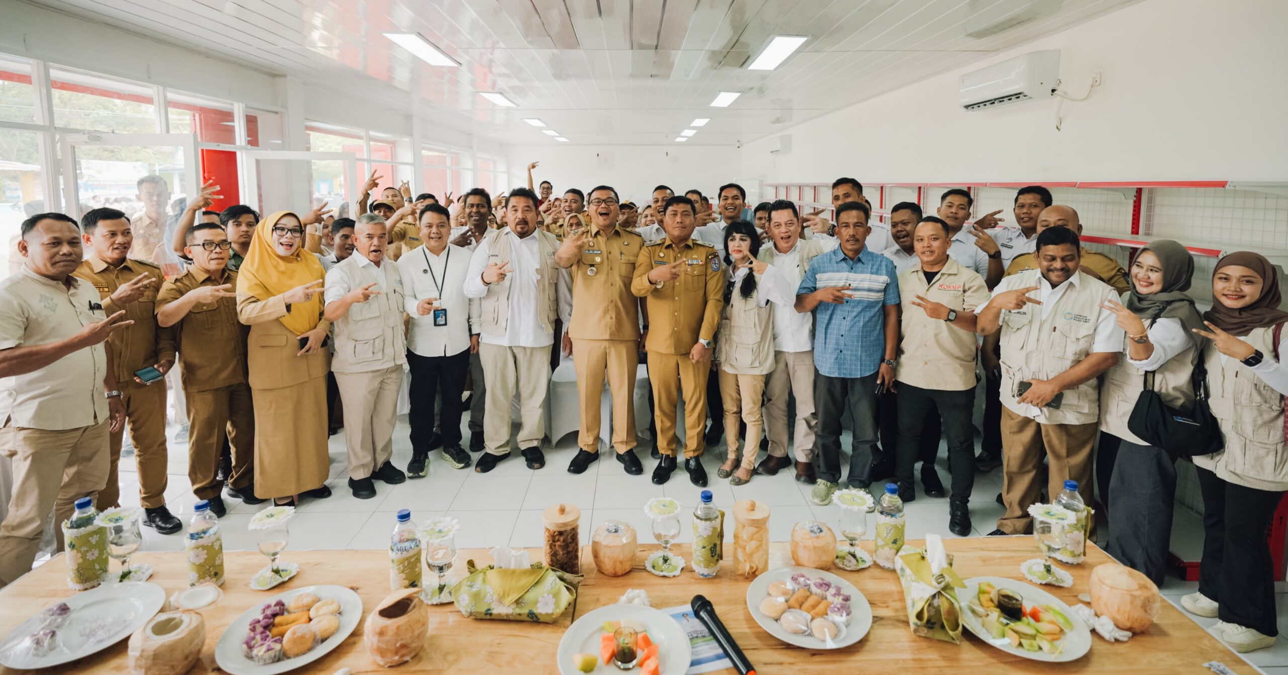 Bupati Deli Serdang Saksikan Penandatanganan MoU Penyediaan Bahan Pangan Antara SPPG Dan KDMP Beringin 5 Bupati Deli Serdang Saksikan Penandatanganan MoU Penyediaan Bahan Pangan Antara SPPG Dan KDMP Beringin - IMG 20260908 094009 scaled