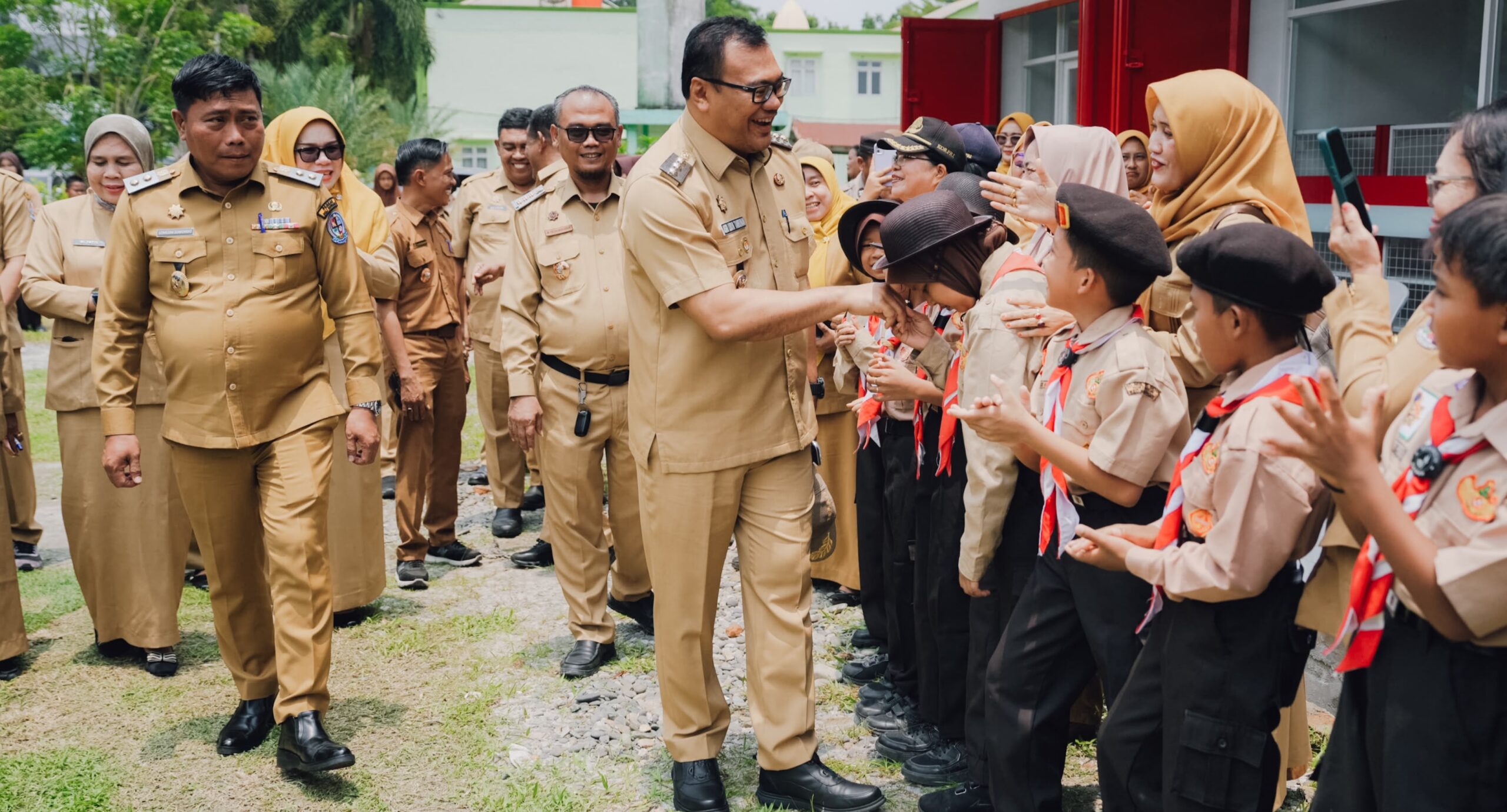Bupati Deli Serdang Saksikan Penandatanganan MoU Penyediaan Bahan Pangan Antara SPPG Dan KDMP Beringin 6 Bupati Deli Serdang Saksikan Penandatanganan MoU Penyediaan Bahan Pangan Antara SPPG Dan KDMP Beringin - IMG 20260908 094046 scaled