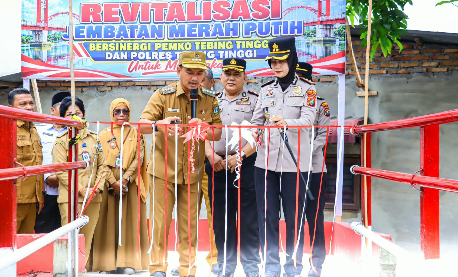 Resmikan Jembatan Merah Putih, Wali Kota dan Kapolres Tebing Tinggi Beri Kemudahan Warga Mandailing 5 Resmikan Jembatan Merah Putih, Wali Kota dan Kapolres Tebing Tinggi Beri Kemudahan Warga Mandailing - IMG 20260908 120318