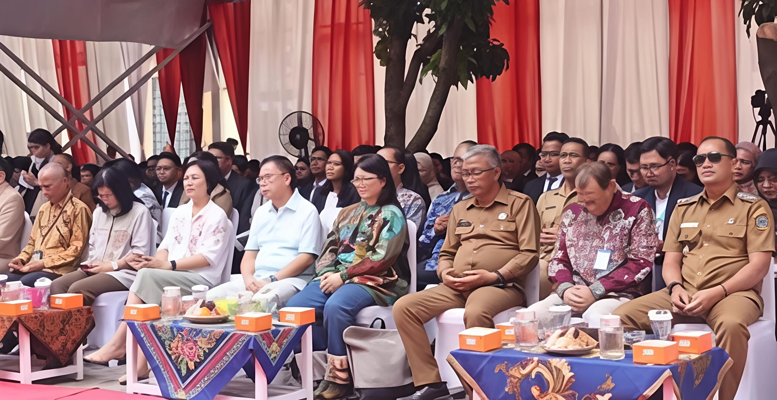 Wali Kota Iman Irdian Saragih Bersama Wamen Diktisaintek Prof. Stella Christie, Hadiri PKKMB ST Bhinneka Medan 6 Wali Kota Iman Irdian Saragih Bersama Wamen Diktisaintek Prof. Stella Christie, Hadiri PKKMB ST Bhinneka Medan - IMG 20260912 171639 scaled