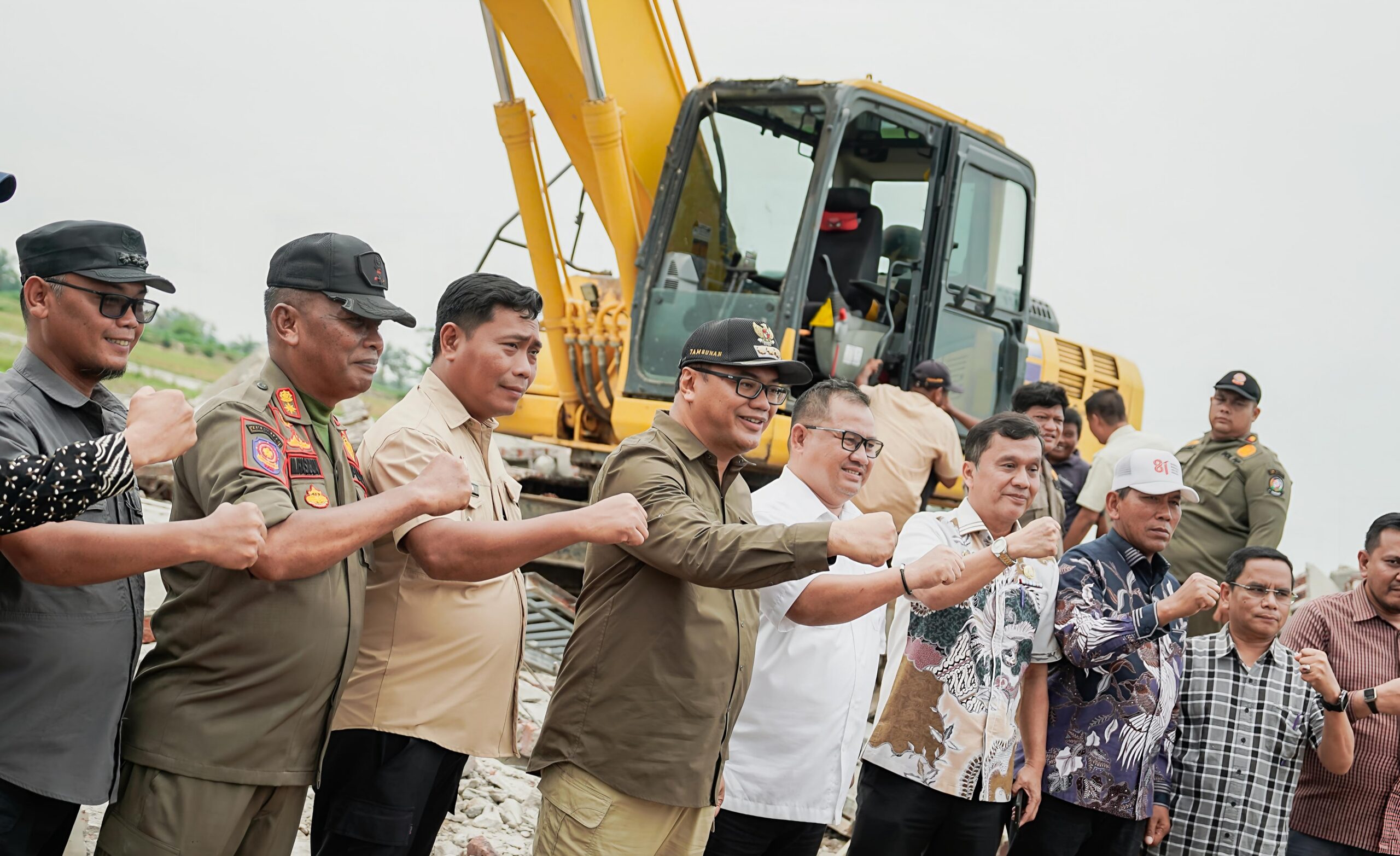 Bupati Deli Serdang Bongkar Bangunan Dikawasan Lahan Sawah Dilindungi Di Beringin  - IMG 20260912 172209 scaled