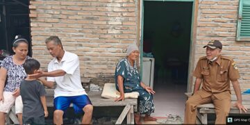 Lurah Mekar Sentosa Tinjau Sekolah Madrasah Dan Selokan Rusak, Dapat Bantuan Pengerasan Jalan Lingkungan 