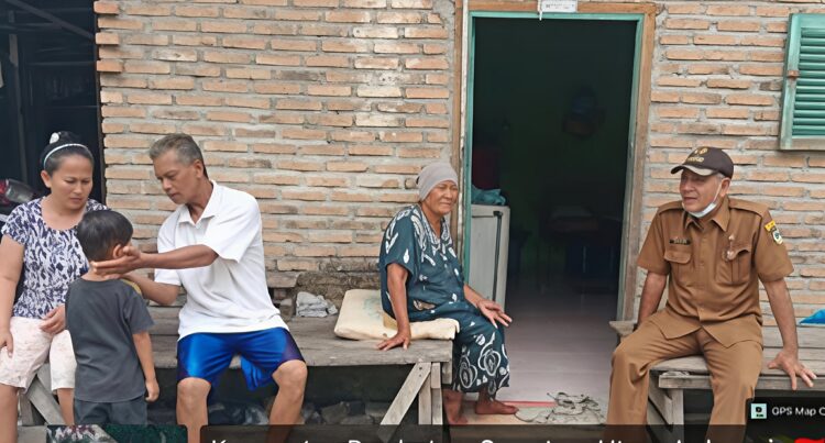Lurah Mekar Sentosa Tinjau Sekolah Madrasah Dan Selokan Rusak, Dapat Bantuan Pengerasan Jalan Lingkungan 2 Lurah Mekar Sentosa Tinjau Sekolah Madrasah Dan Selokan Rusak, Dapat Bantuan Pengerasan Jalan Lingkungan