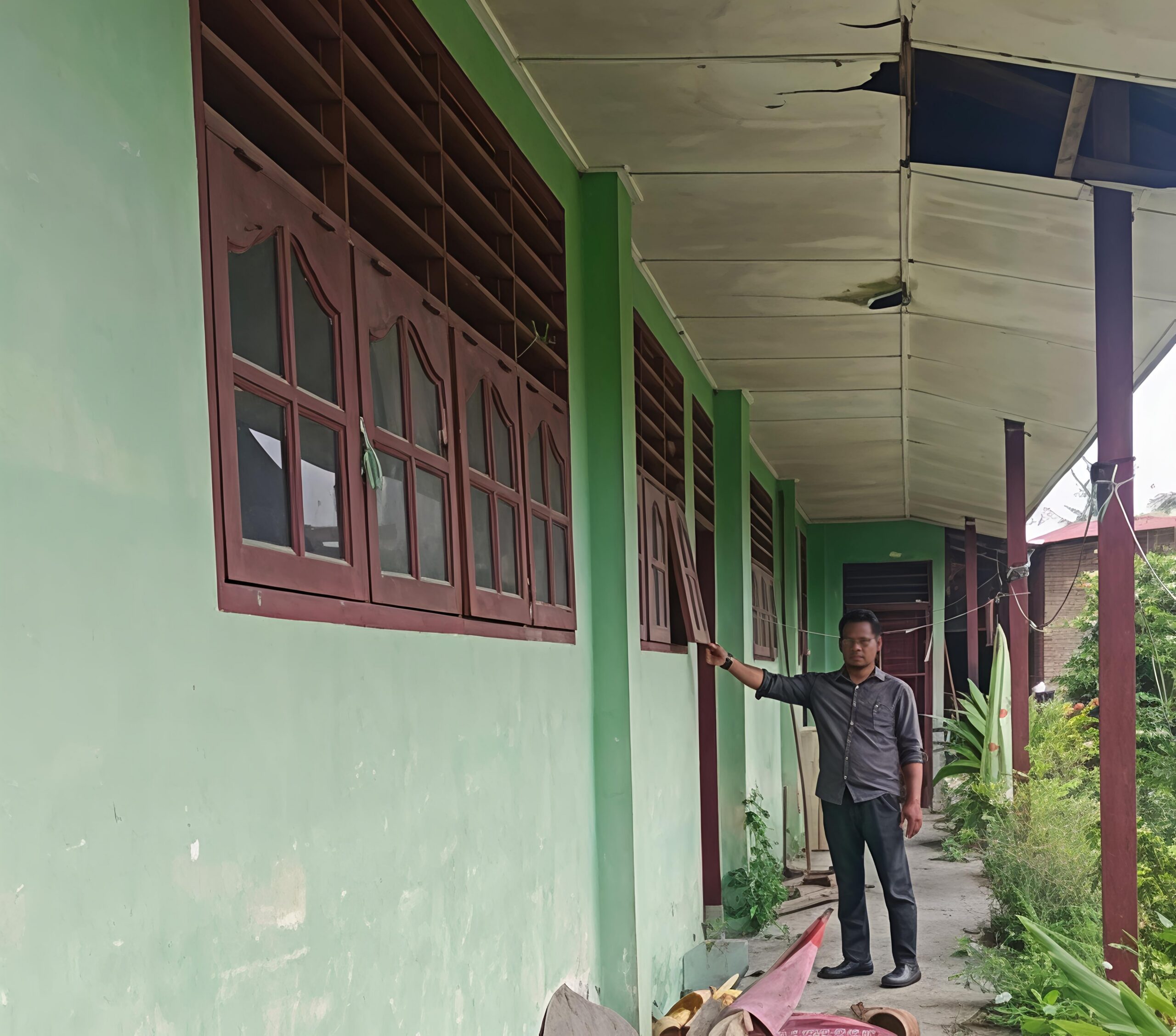 Lurah Mekar Sentosa Tinjau Sekolah Madrasah Dan Selokan Rusak, Dapat Bantuan Pengerasan Jalan Lingkungan 8 Lurah Mekar Sentosa Tinjau Sekolah Madrasah Dan Selokan Rusak, Dapat Bantuan Pengerasan Jalan Lingkungan - IMG 20260916 121109 scaled