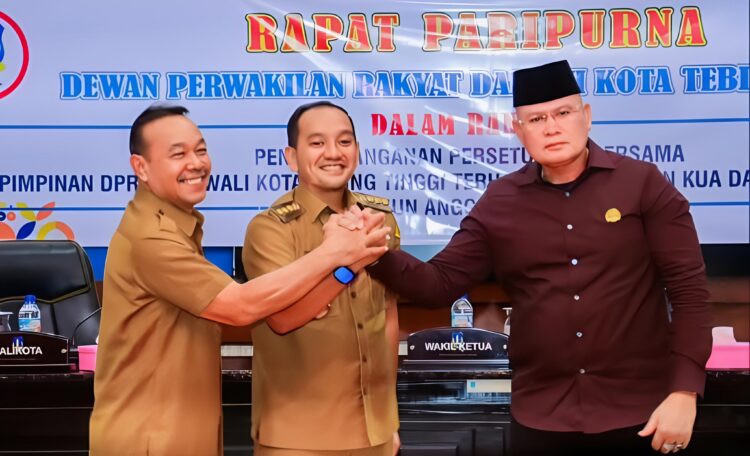 Pemko Dan DPRD Tebing Tinggi Sepakati Rancangan Perubahan KUA-PPAS, TKD Dari Pemerintah Pusat TA 2026 Bertambah Rp. 107,33 Milyar 2 Pemko Dan DPRD Tebing Tinggi Sepakati Rancangan Perubahan KUA-PPAS, TKD Dari Pemerintah Pusat TA 2026 Bertambah Rp. 107,33 Milyar