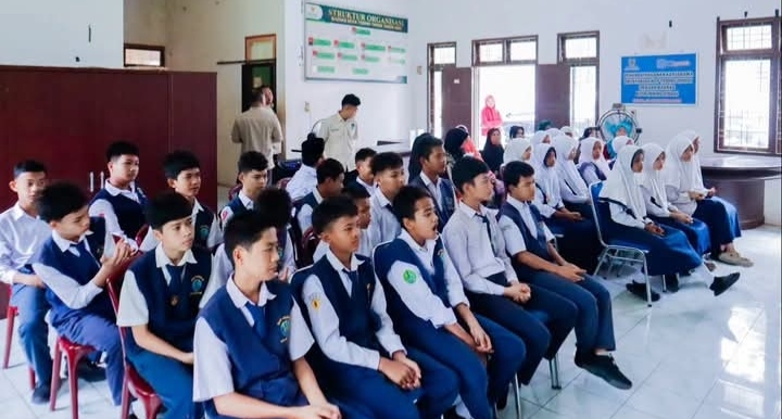 30 Siswa SMP/MTs Kota Tebing Tinggi Terima Bantuan Beasiswa BAZNAS Propsu Kategori Keluarga Tidak Mampu 3 30 Siswa SMP/MTs Kota Tebing Tinggi Terima Bantuan Beasiswa BAZNAS Propsu Kategori Keluarga Tidak Mampu - IMG 20260922 222741