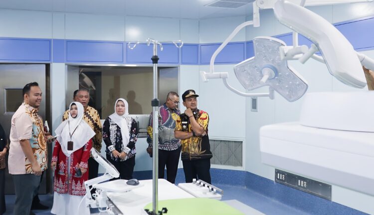 Wali Kota Tebing Tinggi Tinjau Faslab Kateterisasi (Cath Lab) Bantuan Kemenkes RI Di RSKP 2 Wali Kota Tebing Tinggi Tinjau Faslab Kateterisasi (Cath Lab) Bantuan Kemenkes RI Di RSKP