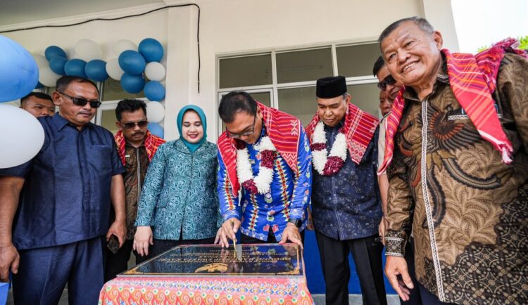 Bupati Deli Serdang Resmikan Gedung Baru SMP Swasta Kavri Talun Kenas 2 Bupati Deli Serdang Resmikan Gedung Baru SMP Swasta Kavri Talun Kenas