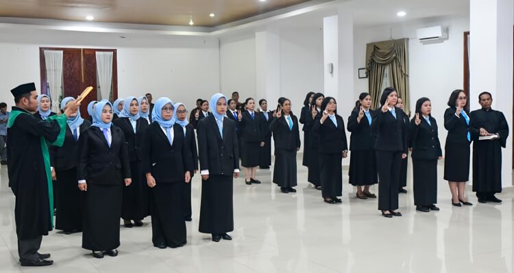 Seluruhnya Perempuan, Sekdakab Deli Serdang Lantik 30 Kepsek Dan Pejabat Fungsional 2 Seluruhnya Perempuan, Sekdakab Deli Serdang Lantik 30 Kepsek Dan Pejabat Fungsional