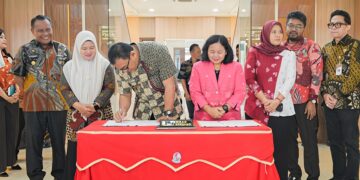 Pemkab Deli Serdang Tandatangani Kesepakatan Dengan KPU, Bersinergi Penguatan Demokrasi 13 Pemkab Deli Serdang Tandatangani Kesepakatan Dengan KPU, Bersinergi Penguatan Demokrasi