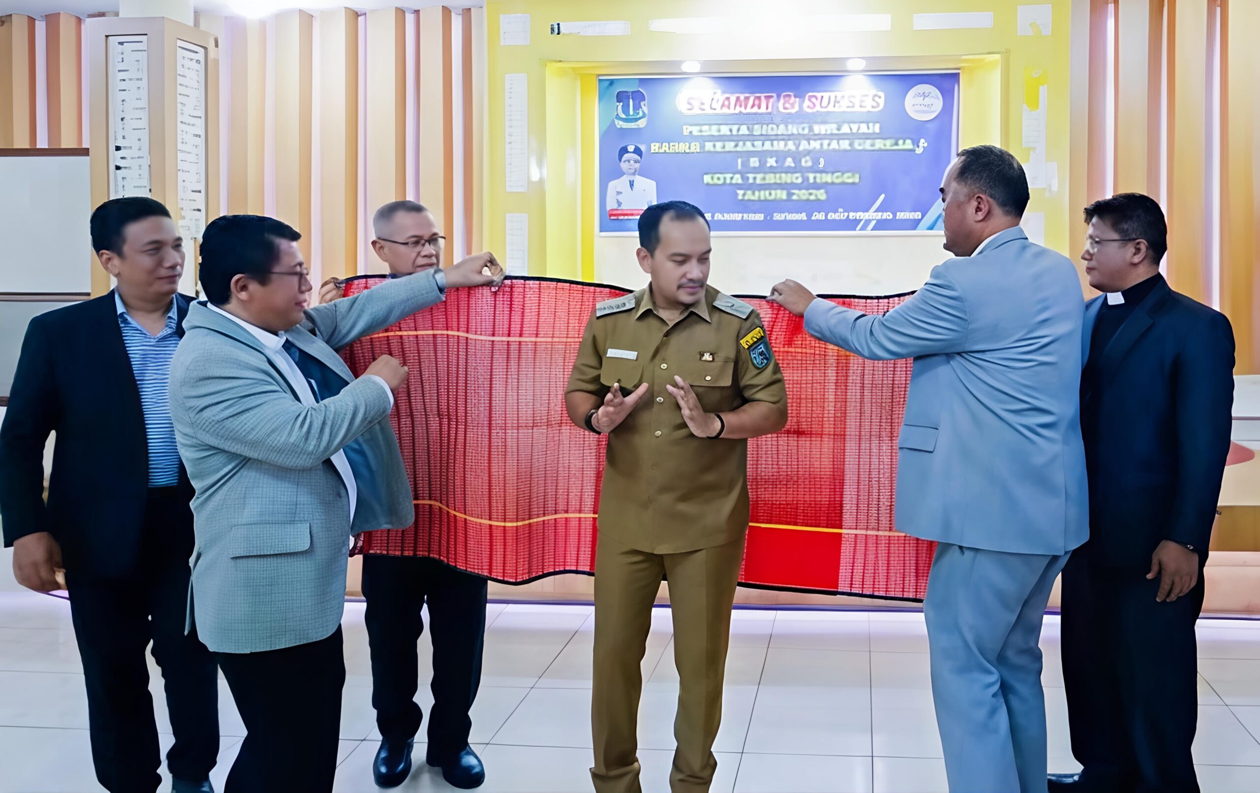 Lantik BKAG Kota Tebing Tinggi, Wali Kota Ajak Ciptakan Kerukunan Umat Beragama Sebagai Modal Penting Pembangunan Daerah 6 Lantik BKAG Kota Tebing Tinggi, Wali Kota Ajak Ciptakan Kerukunan Umat Beragama Sebagai Modal Penting Pembangunan Daerah - IMG 20260929 105232 scaled