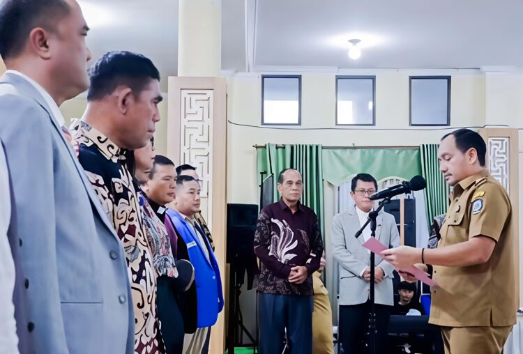 Lantik BKAG Kota Tebing Tinggi, Wali Kota Ajak Ciptakan Kerukunan Umat Beragama Sebagai Modal Penting Pembangunan Daerah 2 Lantik BKAG Kota Tebing Tinggi, Wali Kota Ajak Ciptakan Kerukunan Umat Beragama Sebagai Modal Penting Pembangunan Daerah