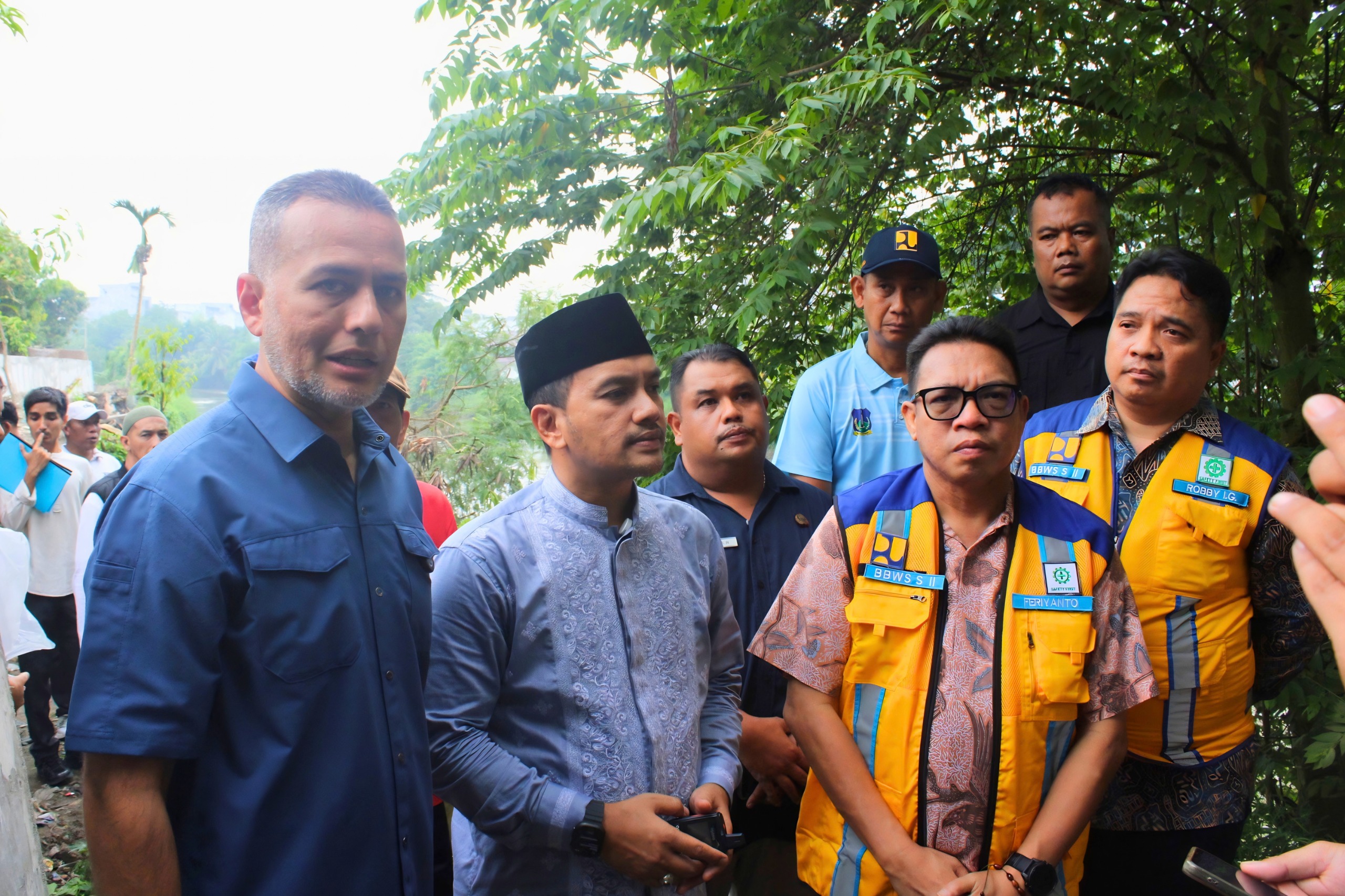 Anggota DPR RI Musa Rajekshah Tinjau Pekerjaan Tanggul Penahan Banjir Jalan Anturmangan Kota Tebing Tinggi, Wali Kota Iman Irdian Sampaikan Terimakasih  - IMG 20261002 WA0013