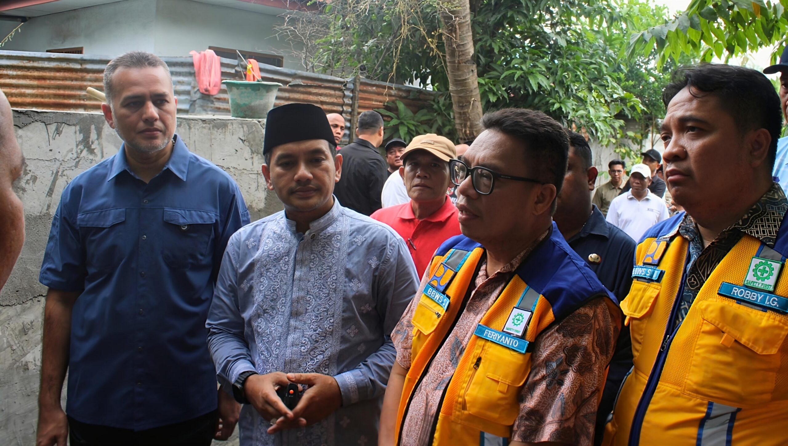 Anggota DPR RI Musa Rajekshah Tinjau Pekerjaan Tanggul Penahan Banjir Jalan Anturmangan Kota Tebing Tinggi, Wali Kota Iman Irdian Sampaikan Terimakasih  - IMG 20261002 173509 scaled