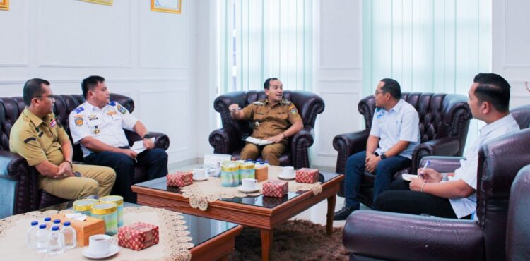 Wali Kota Tebing Tinggi Minta PLN Segera Sambungkan Arus Listrik Kolam Renang Dan Pasang Tiang Lampu Jalan Di Area Gang Pemukiman Warga
