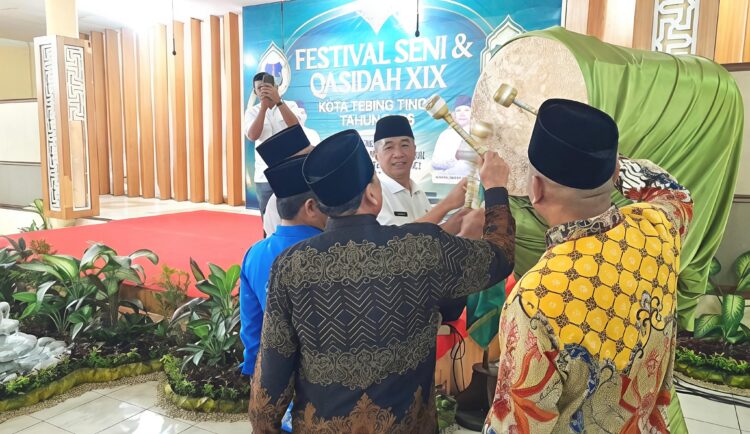 Sekdako Tebing Tinggi Buka Festival Seni Qasidah XIX, Tekankan Penguatan Nilai Spiritual Dan Karakter 2 Sekdako Tebing Tinggi Buka Festival Seni Qasidah XIX, Tekankan Penguatan Nilai Spiritual Dan Karakter