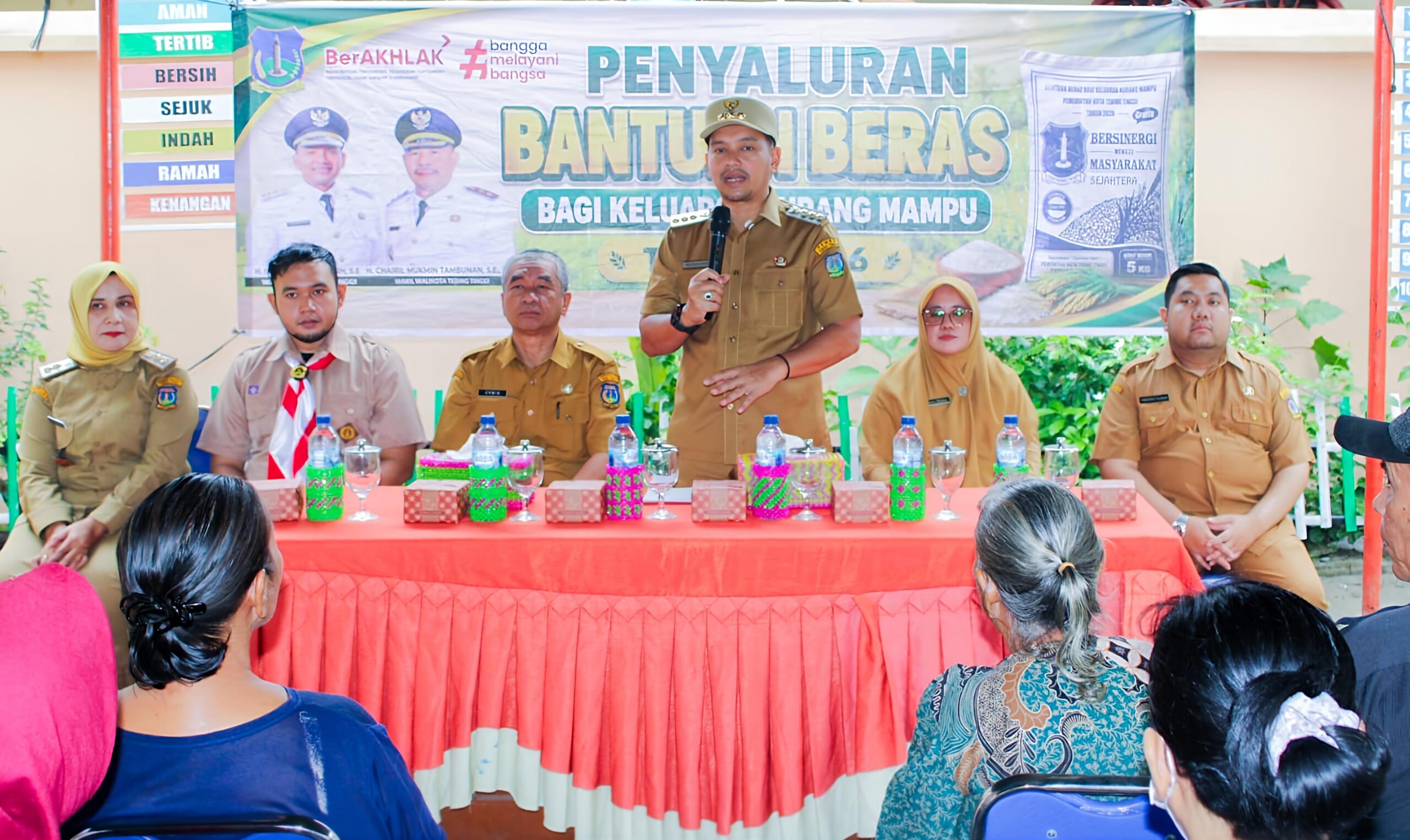 Warga Kota Tebing Tinggi Terima Beras 10 Kg, Wali Kota Bagikan Dari Kelurahan Ke Kelurahan 4 Warga Kota Tebing Tinggi Terima Beras 10 Kg, Wali Kota Bagikan Dari Kelurahan Ke Kelurahan - IMG 20261026 211342 scaled