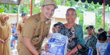 Warga Kota Tebing Tinggi Terima Beras 10 Kg, Wali Kota Bagikan Dari Kelurahan Ke Kelurahan